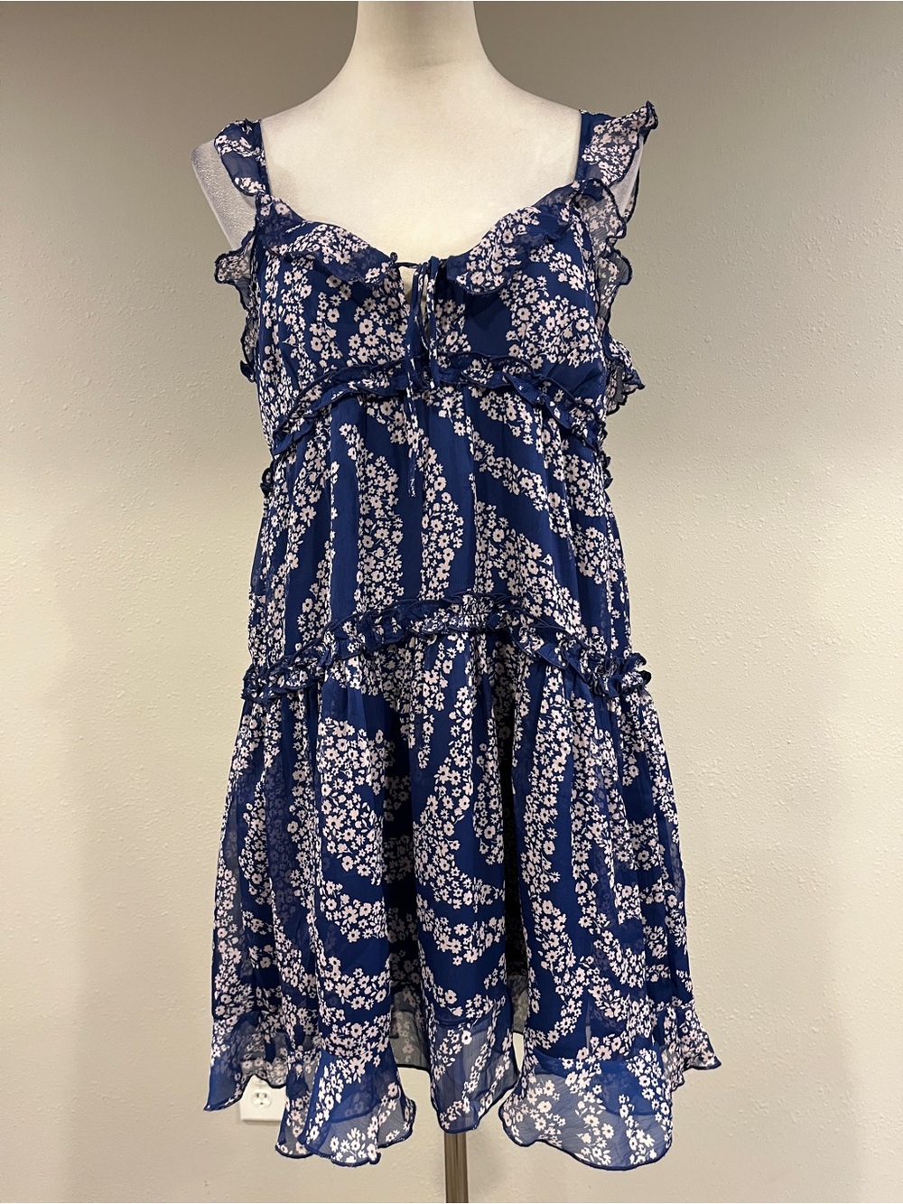 Patrons of Peace Navy Blue Floral Ruffle Sundress size large